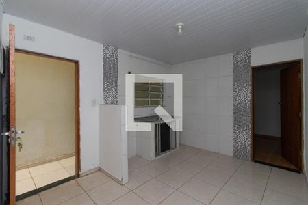 Sala/Cozinha de casa para alugar com 2 quartos, 40m² em Vila Nivi, São Paulo