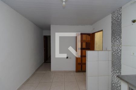 Sala/Cozinha de casa para alugar com 2 quartos, 40m² em Vila Nivi, São Paulo