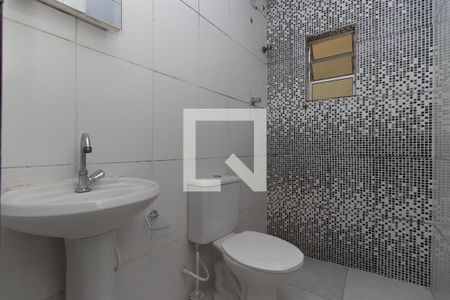 Banheiro de casa para alugar com 2 quartos, 40m² em Vila Nivi, São Paulo