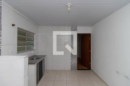 Sala/Cozinha de casa para alugar com 2 quartos, 40m² em Vila Nivi, São Paulo