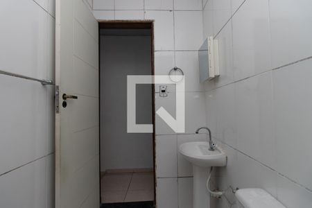 Banheiro de casa para alugar com 2 quartos, 40m² em Vila Nivi, São Paulo