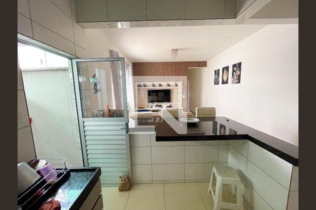 Cozinha de apartamento à venda com 2 quartos, 70m² em Santa Cruz Industrial, Contagem