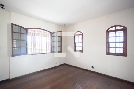 Sala 1 de casa à venda com 3 quartos, 215m² em Céu Azul, Belo Horizonte