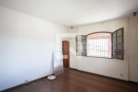 Sala 1 de casa à venda com 3 quartos, 215m² em Céu Azul, Belo Horizonte