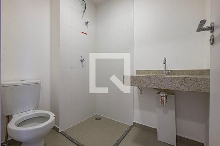 Banheiro de kitnet/studio à venda com 1 quarto, 26m² em Cerqueira César, São Paulo