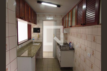 Cozinha de apartamento para alugar com 2 quartos, 74m² em Vila Suzana, São Paulo