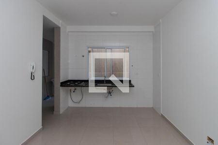 Sala/Cozinha de casa de condomínio à venda com 2 quartos, 48m² em Vila Nivi, São Paulo