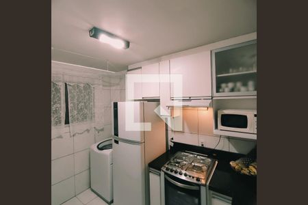 Cozinha  de apartamento à venda com 2 quartos, 44m² em Industrial, Contagem