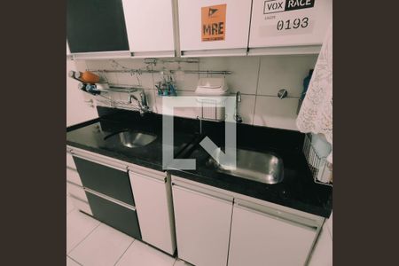 Cozinha  de apartamento à venda com 2 quartos, 44m² em Industrial, Contagem