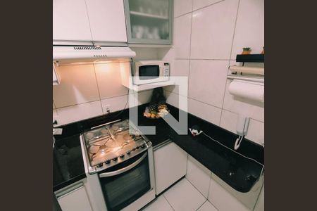 Cozinha  de apartamento à venda com 2 quartos, 44m² em Industrial, Contagem