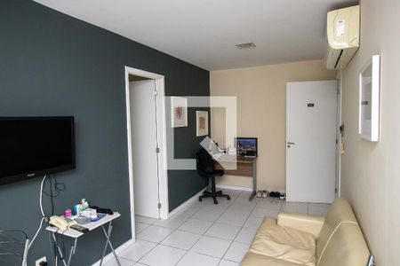 Sala de apartamento à venda com 2 quartos, 65m² em Barra da Tijuca, Rio de Janeiro