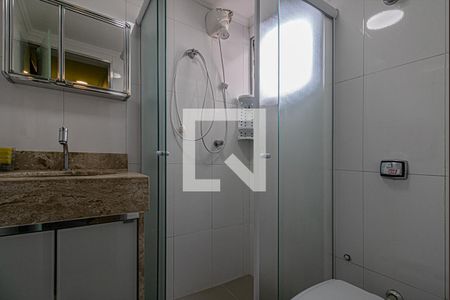 Banheiro social  de apartamento para alugar com 3 quartos, 67m² em Vila Moraes, São Paulo