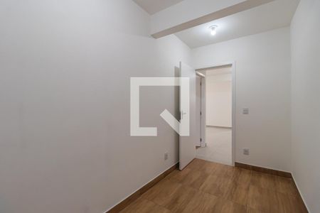 Quarto 1 de apartamento para alugar com 2 quartos, 54m² em Parque Santa Luzia, Barueri