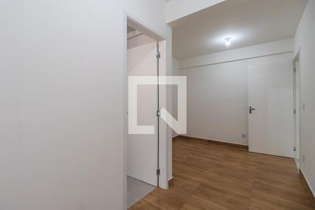 Quarto 2 de apartamento para alugar com 2 quartos, 54m² em Parque Santa Luzia, Barueri