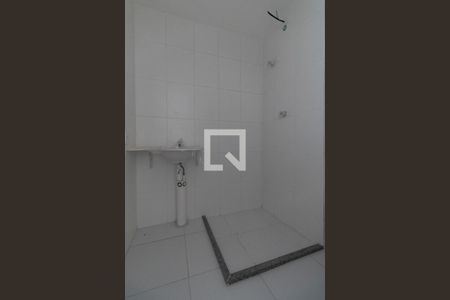  Banheiro de apartamento para alugar com 1 quarto, 27m² em Conjunto Residencial José Bonifácio, São Paulo