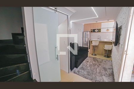 Sala de casa de condomínio à venda com 2 quartos, 100m² em Jardim Santa Emília, São Paulo