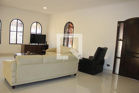 Sala de casa à venda com 5 quartos, 290m² em Vila Galvão, Guarulhos