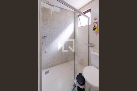 Banheiro de kitnet/studio para alugar com 1 quarto, 28m² em Minas Brasil, Belo Horizonte