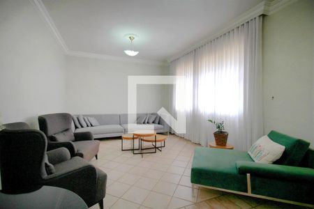 Sala de casa à venda com 3 quartos, 244m² em Cachoeirinha, Belo Horizonte