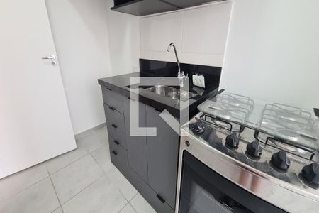 Cozinha de kitnet/studio para alugar com 1 quarto, 27m² em Jardim Independência, São Paulo