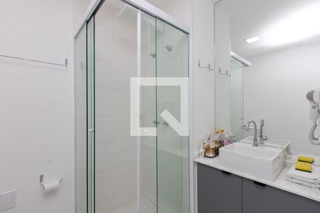 Banheiro de kitnet/studio para alugar com 1 quarto, 27m² em Santo Amaro, São Paulo