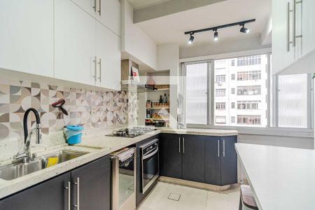 Cozinha e Área de Serviço de apartamento à venda com 2 quartos, 81m² em Santana, Porto Alegre