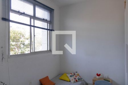 Quarto 2 de apartamento para alugar com 2 quartos, 75m² em Estoril, Belo Horizonte