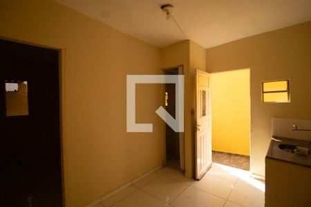 Cozinha de casa para alugar com 1 quarto, 20m² em Jardim Brasil (zona Norte), São Paulo