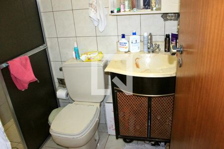 Banheiro de apartamento à venda com 2 quartos, 58m² em Jardim Vila Galvao, Guarulhos