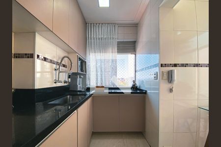 Cozinha  de apartamento à venda com 2 quartos, 75m² em Rio Pequeno, São Paulo