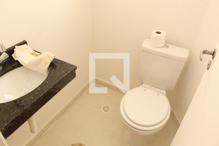 Lavabo de casa de condomínio para alugar com 2 quartos, 59m² em Chácara Ondas Verdes, Cotia