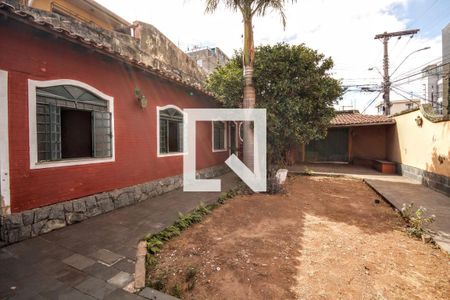 Fachada de casa à venda com 4 quartos, 300m² em Santa Tereza, Belo Horizonte