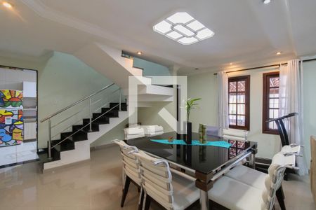 Casa à venda com 4 quartos, 327m² em Jardim Jovaia, Guarulhos