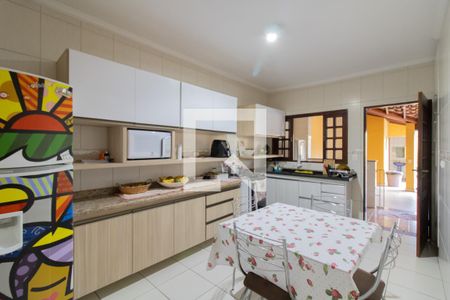 Cozinha de casa para alugar com 4 quartos, 327m² em Jardim Jovaia, Guarulhos