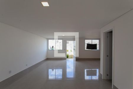 Sala de casa de condomínio para alugar com 3 quartos, 160m² em Trevo, Belo Horizonte