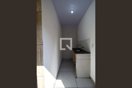 Cozinha de casa para alugar com 1 quarto, 28m² em Jardim J S Carvalho, Sorocaba