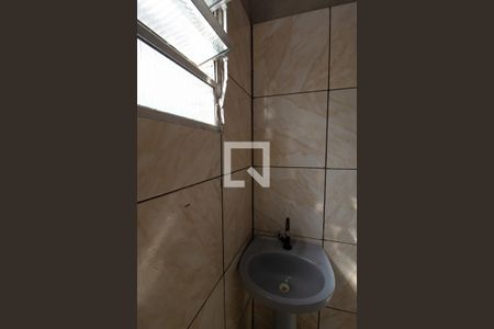 Banheiro de casa para alugar com 1 quarto, 28m² em Jardim J S Carvalho, Sorocaba