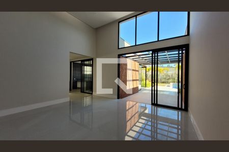 Sala de casa de condomínio à venda com 5 quartos, 450m² em Loteamento Caminhos de San Conrado (Sousas), Campinas