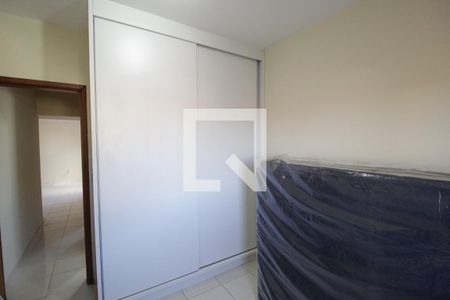 Quarto 2 de apartamento para alugar com 2 quartos, 62m² em Santa Mônica, Uberlândia