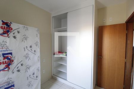 Quarto 1 de apartamento para alugar com 2 quartos, 62m² em Santa Mônica, Uberlândia