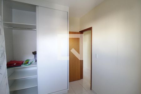 Quarto 1 de apartamento para alugar com 2 quartos, 62m² em Santa Mônica, Uberlândia