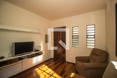 Sala de casa à venda com 2 quartos, 90m² em Vila Nova, Porto Alegre