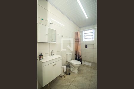 Banheiro da Suíte de casa à venda com 2 quartos, 80m² em Vila Nova, Porto Alegre