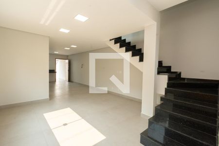 Sala de casa para alugar com 3 quartos, 140m² em Califórnia, Belo Horizonte