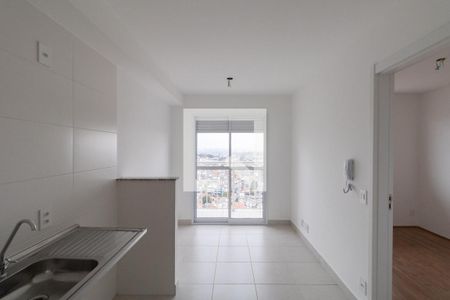 Sala e Cozinha de apartamento para alugar com 1 quarto, 29m² em Vila Ré, São Paulo