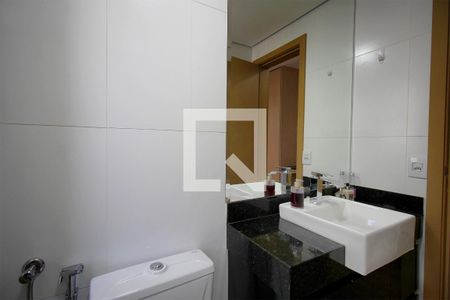 Banheiro da Suíte de apartamento à venda com 3 quartos, 90m² em Sagrada Família, Belo Horizonte