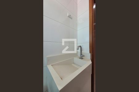 Banheiro de apartamento à venda com 2 quartos, 45m² em Parque Novo Oratório, Santo André