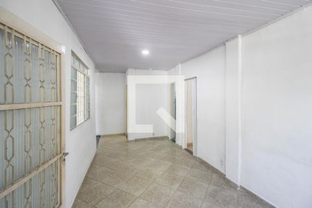 Sala de casa para alugar com 2 quartos, 75m² em Vila Emil, Mesquita