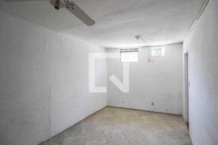 Quarto 1 de casa para alugar com 2 quartos, 75m² em Vila Emil, Mesquita