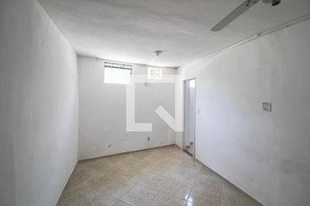 Quarto 1 de casa para alugar com 2 quartos, 75m² em Vila Emil, Mesquita